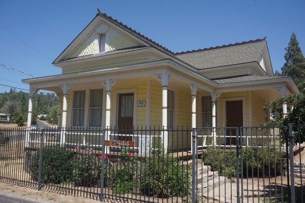[Picture of Cobden House]